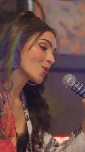 Andrea Jeremiah Instagram - As decorated as she is celebrated, @therealandreajeremiah lends her soulful tones while hitting all the high notes on our newest track #ElayMakka! Listen to the whole song from the link in our bio.
#CokeStudioTamil #CokeStudioTamilS2 #IdhuSemmaVibe #tamil #reels