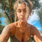 Andrea Russett Instagram - healing is hard. the sun helps. 🌱 how’s ur brain holding up today?