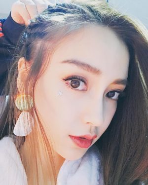 AngelaBaby Thumbnail - 203.9K Likes - Most Liked Instagram Photos