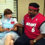 Angela Kinsey Instagram - Here’s a bts video I filmed in between scenes during the episode Spooked. The fog machine kept breaking and we were waiting for it to be fixed. These are my favorite memories from our time on The Office, all of us just hanging out... singing, laughing and doing silly bits. Today on @officeladiespod we are breaking down Spooked and sharing our memories about filming it. Link in bio to listen! #officeladies