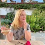 Angela Kinsey Instagram - Mom’s new fashion statement… bird shirt.