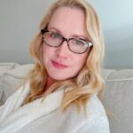 Angela Kinsey Instagram - 1. Between scenes on set today. 2. Snow! 3. Random feather art?? Thank you St. Louis! What a fun 48 hours! 🥰