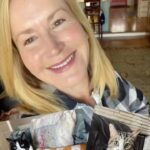 Angela Kinsey Instagram - #Ad Meet my cats, Oreo & Snickers! They are sassy, chatty and both picky eaters. Thankfully, our friends at @bluebuffalo have created a perfect solution for us! Their BLUE Tastefuls line for cats has a wide variety of healthy and delicious food specially crafted to entice even the most finicky felines (Snickers, I’m looking at you) while delivering high-quality nutrition through natural ingredients. And as a cat parent, I’m always looking for ways to keep my cats happy and healthy! BLUE Tastefuls is now available in both dry and wet food options. The wet food is available in cans and convenient, single serve twin-packs called Tastefuls Singles. Click the link in my bio to learn more about Blue Buffalo, the nation’s leading natural pet food company! And if you want to see some sass, watch my reel to the end. 😼 @BlueBuffalo #BlueBuffaloPartner #bluebuffalo