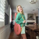 Angela Kinsey Instagram - Wearing green. Scandalous. 😉 #sundaytennis #angelamartinwouldnotapprove