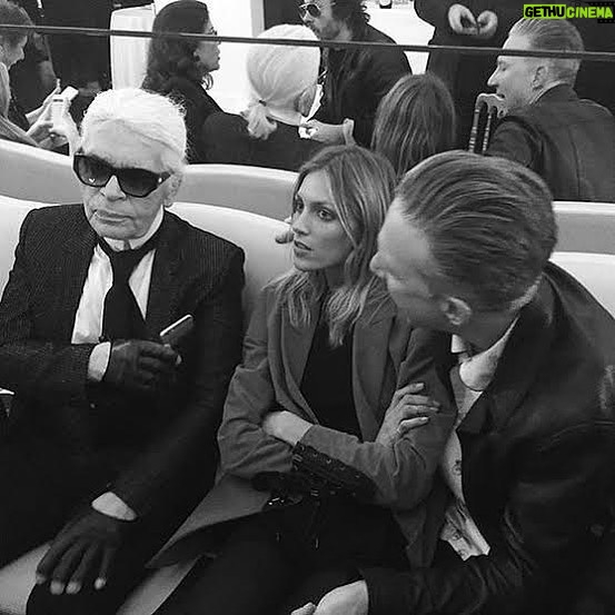 Anja Rubik Instagram - #karllagerfeld 🖤