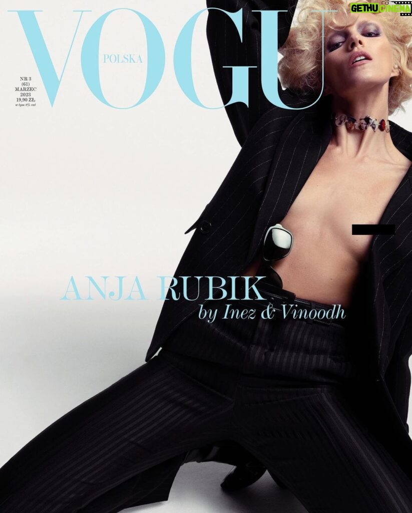 Anja Rubik Instagram - Happy 5th Birthday @vogue.polska March 2023 ✨ Marzec 2023 (PL below) The cover story is filled with pride and nostalgia. It was shot in NYC by my fashion family, true creatives, Inez van Lamsweerde and Vinoodh Matadin. It was 19 years ago that I walked into their studios hoping they would notice me and dreaming I could become a part of their vision. Filled with passion and compassion in equal doses, what these two people do together, what they make is magical. Their work epitomizes for me the best of fashion and a true representation of what it means to be showcased on the front cover of a Vogue magazine. Sesja okładkowa emanuje dumą i nostalgią. Została sfotografowana w Nowym Jorku przez moją modową rodzinę, Inez van Lamsweerde i Vinoodha Matadina. Kiedy 16 lat temu przekraczałam próg ich studia, miałam nadzieję, że mnie dostrzegą, i marzyłam, by stać się częścią ich wizji. To, co ta dwójka ludzi – przepełnionych pasją i zrozumieniem w równych pro- porcjach – razem robi, jest magią. Dla mnie ich zdjęcia ucieleśniają wszystko, co w modzie najlepsze i są doskonałym wzorem, jak powinny wyglądać okładki „Vogue’a”. photographers: @inezandvinoodh styling: @paulsinclaire make-up: @wendyrowe hair: @eugenesouleiman #vogue