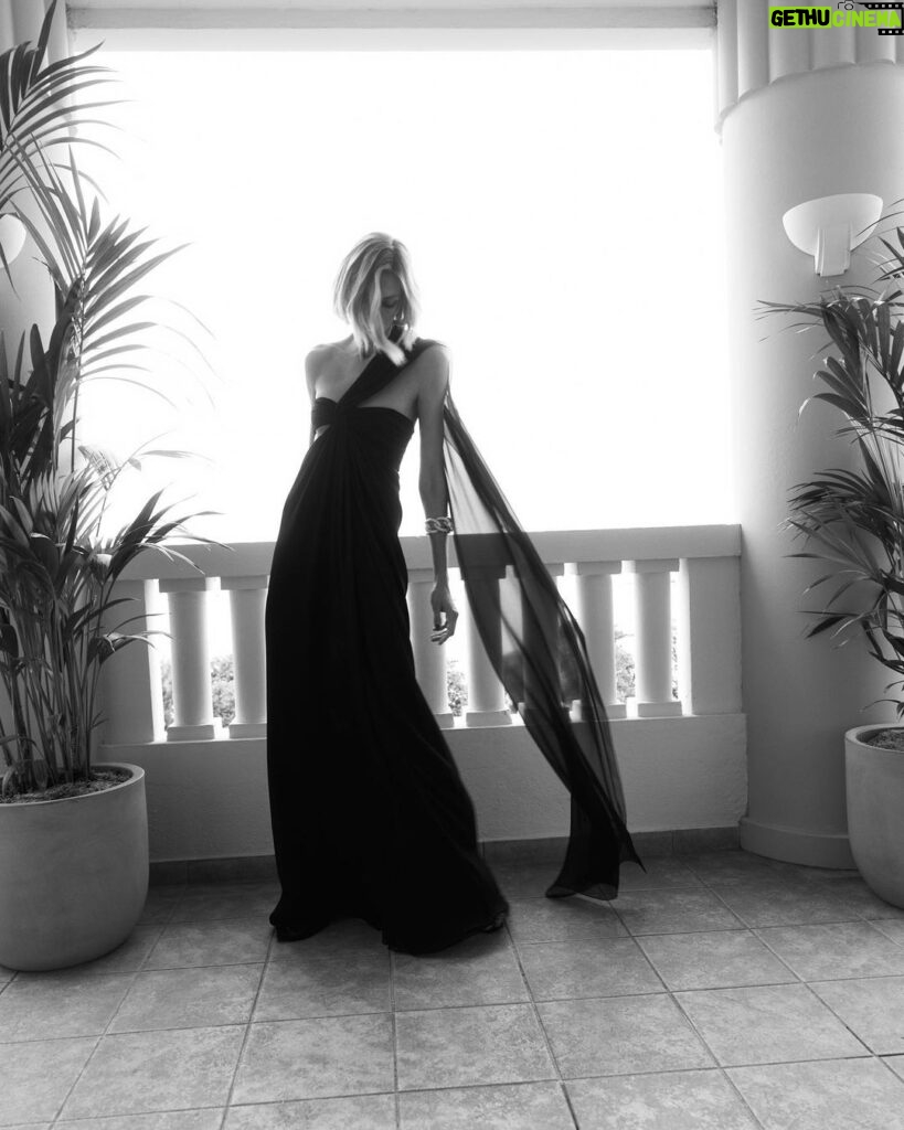 Anja Rubik Instagram - #cannesfilmfestival @ysl @anthonyvaccarello @boucheron PH. @saskialawaks