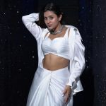 Anjali Arora Instagram - Want to say something for this look? #ramtajogi #anjaliarora #fire Mumbai