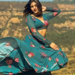 Anjali Arora Instagram - ❤️ var var khenda aitbar na kra😌 #anjaliarora Wearing- @the_adhya_designer Lonavala