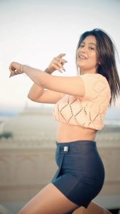 Anjali Arora Instagram - Hame toh lut lia milke ishq walo ne😈 #Pathaan #besharamrang #anjaliarora 📸 - @badnaam_boi