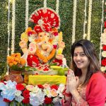 Anjali Arora Instagram - Day 3😍❤️🙏🏻 #ganpatibappamorya #anjaliarora ❤️❤️ decor by - @thecurators_official
