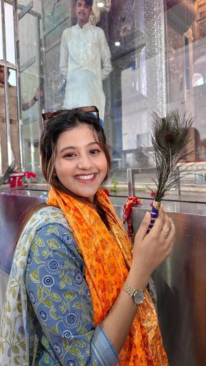 Anjali Arora Instagram - HAARE KA SAHARA BABA SHYAM HAMARA🧿
janmashtami ki hardik shubh kamnaye 🙏🏻
#anjaliarora #khatushyamji #janmashtami #2023