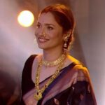 Ankita Lokhande Instagram - As Bigg Boss said, “Rishton wali ladki”, kyuki Pavitra Rishton se badhkar Ankita ke liye kuch nahi hai 💯❤️ Let’s save her with all our support. Vote for #AnkitaLokhande on the @officialjiocinema app now. Voting lines are open till Sunday 12PM ✨ Credits:- Saree: @nagpurepaithani.pune Jewel: @avaranjewellery Styled By: @hemlataa9 @stylebyhemlataa Assisted by: @saloni142_ Intern: @akkshaajaiin_5 @colorstv @beingsalmankhan @officialjiocinema @endemolshineind #AnkitaLokhande #Ankita #VoteForAnkita #FinaleWeek #GrandFinale #BiggBoss #BB17 #DilDimaagAurDum #Colors #SalmanKhan #JioCinema