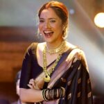 Ankita Lokhande Instagram - As Bigg Boss said, “Rishton wali ladki”, kyuki Pavitra Rishton se badhkar Ankita ke liye kuch nahi hai 💯❤️ Let’s save her with all our support. Vote for #AnkitaLokhande on the @officialjiocinema app now. Voting lines are open till Sunday 12PM ✨ Credits:- Saree: @nagpurepaithani.pune Jewel: @avaranjewellery Styled By: @hemlataa9 @stylebyhemlataa Assisted by: @saloni142_ Intern: @akkshaajaiin_5 @colorstv @beingsalmankhan @officialjiocinema @endemolshineind #AnkitaLokhande #Ankita #VoteForAnkita #FinaleWeek #GrandFinale #BiggBoss #BB17 #DilDimaagAurDum #Colors #SalmanKhan #JioCinema