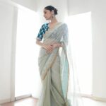 Ankita Lokhande Instagram - From Pune with love, thank you Punekars for having us! ❤️ तुम्ही ट्रेलर पाहिला का? If not, then go check it out ✨ Credits- Outfit: @issadesignerstudio Jewel: @adan_creation_ Styled By: @hemlataa9 @stylebyhemlataa with @saloni142_ Intern: @vrinda.kanwar Drapist: @3613.priya Hair: @the_art_case_byfarah Makeup: @makeupbyrishabk #Ankita #AnkitaLokhande #SwatantryaVeerSavarkar #MarathiTrailerLaunch #Pune #Event #FergussonCollege [Ankita, Ankita Lokhande, Swatantrya Veer Savarkar, Marathi Trailer Launch, Event]