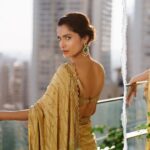 Ankita Lokhande Instagram - Golden hour who? 🌞 Credits- Outfit: @dishapatilpretcouture Jewel: @ekvayajewels Styled By: @hemlataa9 @stylebyhemlataa with @saloni142_ Clutch-@oceana_clutches Hair: @the_art_case_byfarah Makeup:@shraddha.naik Photographer: @rohitsrivastava_ @ajay.inscape Video/Reel by: @apoorvds #Ankita #AnkitaLokhande #ZeeCinemaAwards #Traditional #Saree #GoldenHour [Ankita Lokhande, Ankita, Zee Cinema, Awards, Gratitude, Traditional, Saree, Golden hour]