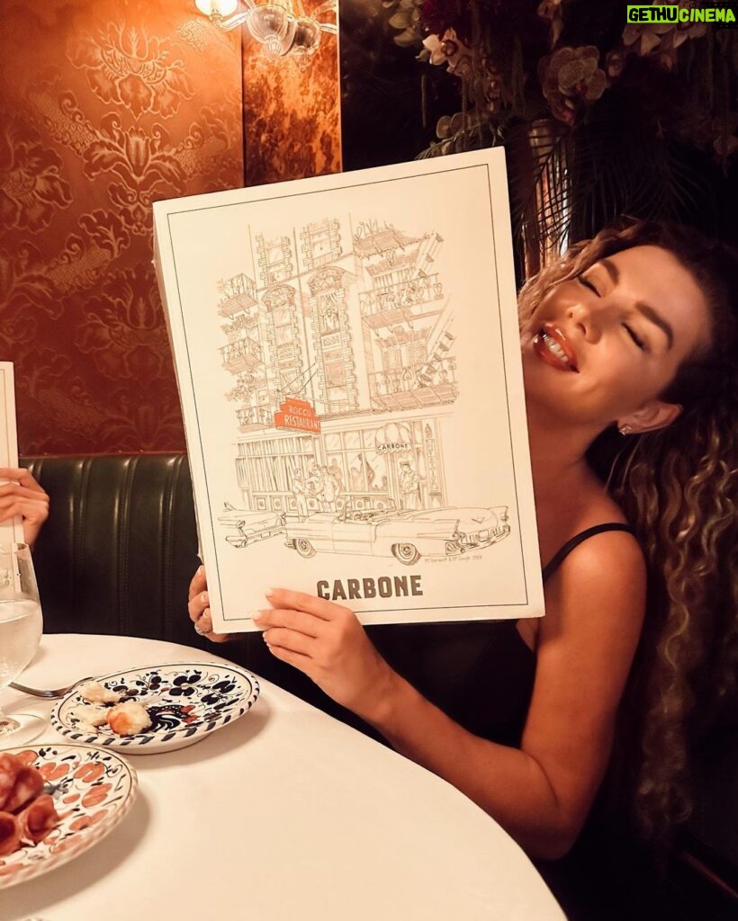 Anna Sedokova Instagram - Yesterday night with kids @saltana_a.tolegen @alinabelkevia in Carbone restaurant 🍝 Взрослые дети , взрослые места. Или несколько плюсов в том,что стала мамой рано )