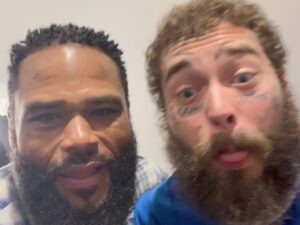 Anthony Anderson Instagram - Minding my business in Saudi and look who I bump into. @postmalone @amirkingkhan I walk into a dressing room and @shaolindaillest and crew started chanting “whoop Dat trick” Our art is amazing. It traverses the world and connects us all! Thanks for the hook up @saud.013 and Post you put on a great f*cking show! #saudi #justakidfromcompton #huskyandhandsome #acbarbeque