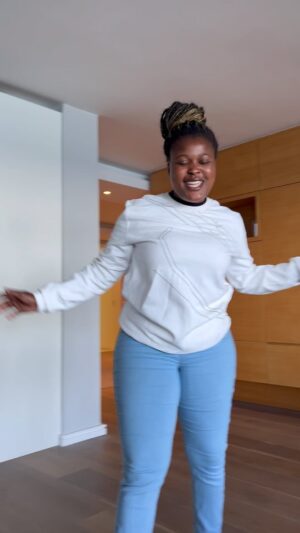 Anthony Anderson Instagram - When you wake up and your housekeeper sings happy birthday to you in a way that only she can! Thank you Tracey! You started my day off right! #justakidfromcompton #fromcomptontocapetown #huskyandhandsome #acbarbeque #birthdayvibes