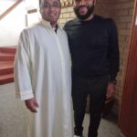Anthony Anderson Instagram - Yesterday I went to Sunday Mass at I Love Holy Trinity Catholic Church. Although I’m not Catholic I went to worship with a friend. This morning I was awakened by the stirring of the sea! It reminded me that no matter what’s going on around me, thru me or IN me, it’s ok to be STILL! Today I sat and remained STILL! #justakidfromcompton #fromcomptontocapetown #huskyandhandsome #acbarbeque Cape Town, South Africa