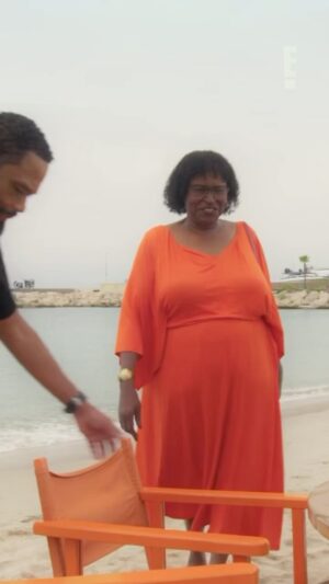 Anthony Anderson Instagram - Are you looking for some wig-splitting funny this evening??? Can you believe that my mama blamed me for her falling backwards. I told her that once she gets all that moving in one direction it’s hard to stop!🤣🥴

Catch an all new episode of #Trippin w/ me and my mama @theofficialmamadoris 
tonight at 10/9c on @eentertainment #justakidfromcompton #huskyandhandsome #acbarbeque