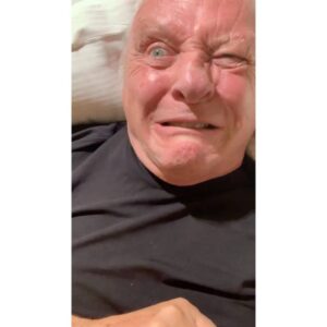 Anthony Hopkins Instagram - Day 253 in quarantine... I’m beginning to feel it’s side effects.  What do you think? 🤪