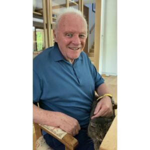 Anthony Hopkins Instagram - Even though the heart is breaking, try to keep smiling through...