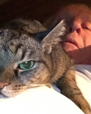 Anthony Hopkins Instagram - Niblo and I are having a quiet New Year’s Eve.
He’s my bodyguard,  keeps me out of trouble...