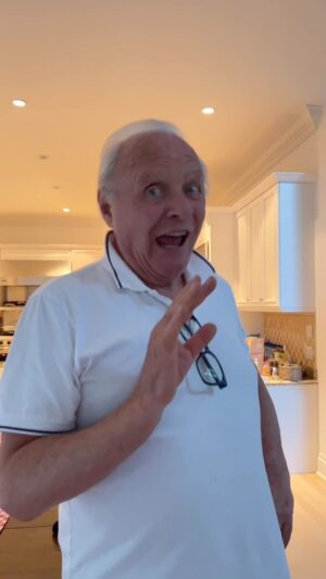 Anthony Hopkins Instagram - Sunday Vibes 🎤🤪