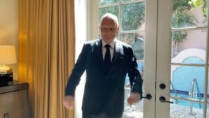 Anthony Hopkins Instagram - Getting ready… 
#Oscars2022