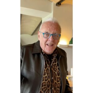 Anthony Hopkins Instagram - Summer 2021. My post-quarantine makeover. What do you guys think? 🕺🏻
#tbt