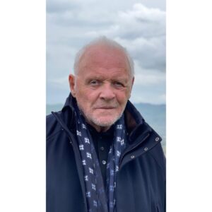 Anthony Hopkins Instagram - “I know that I know nothing….”
#SocraticParadox 
@vogueitalia 
@luomovogue 
@luisalbertorodriguezstudio 
@loropianaofficial