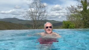 Anthony Hopkins Instagram - Under the Tuscan Sun
La Bella Italia ❤️☀️🇮🇹 
#TBT