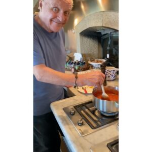 Anthony Hopkins Instagram - When in Rome… ♥️🍝🤪