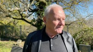 Anthony Hopkins Instagram - Richard Hopkins, my beloved father, resting in eternal peace... 🏴󠁧󠁢󠁷󠁬󠁳󠁿 
 “Do Not Go Gentle Into That Good Night” Dylan Thomas