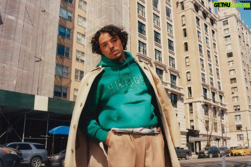 Anthony Ramos Instagram - In da nyc streets wit @esquire. Thanks for da vibez 🙏🏼 Read full article at link in bio. New York City