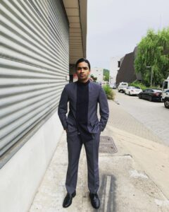 Anupam Tripathi Instagram - Few years back :-) As ‘Secretary’ in K-Movie Space Sweeper ‘:-) #koreanmovie #spacesweepers #moviecharacters #actorlife #actorinkorea