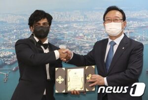 Anupam Tripathi Instagram - With full of gratitude 🙏  In the Korean news today as an Honorary Ambassador(홍보대사) for 1st Ulsan international film festival 2021 in #ulsan #uiff2021 @uiff_korea