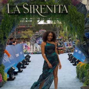 Any Gabrielly Instagram - LA SIRENITA 🧜‍♀️🇲🇽 Muito emocionada de fazer parte desse momento taaaao especial, as princesas tem a nossa cara and I’m here for ittttt! E um parabéns especial pra @lauracastro a voz da nossa Ariel brasileira 🥹! Essa semana tem mais 👀 Ciudad de México CDMX