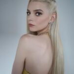 Anya Taylor-Joy Instagram - 🌻 Golden Globes last night wearing the gorgeous @tiffanyandco + @dior @diorbeauty 🌟 We had a ball :) #tiffanypartner