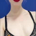 Anya Taylor-Joy Instagram - Quel beau moment magique. Merci à toute l'équipe @dior pour votre accueil... vous avez rempli mon coeur. @mariagraziachiuri @mathildefavier @fannybourdettedonon @staceykubasak @peterphilipsmakeup @gregoryrussellhair @diorbeauty Paris, France
