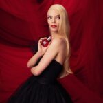 Anya Taylor-Joy Instagram - 💋🎄💋 @viktorandrolf_fragrances #FlowerbombRubyOrchid #itsshowtime #unleashyourfemmefatale #ad