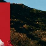 Anya Taylor-Joy Instagram - 🕊🩸🕊 Ni puedo explicar el orgullo que tengo sabiendo que mi primer reportaje para Vogue resulta en tres tapas para Espana, México y Latino America :) Gracias a este equipo espectacular… ¡un besote!