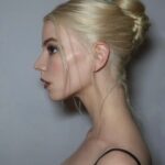 Anya Taylor-Joy Instagram - 🍧 An evening in le galerie des glaces celebrating 400 years of Versailles… my history nerd heart was SCREAMING. Merci @dior 😭