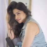 Aparna Dixit Instagram - For the love of this beautiful song by @vishalmishraofficial Shot by @rohitgaikwadfilms