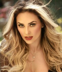 Aracely Arámbula Instagram - FELIZ MARZO 🙏❤️🎵🎼🥳 a Celebrar la Vida 🙏 …..