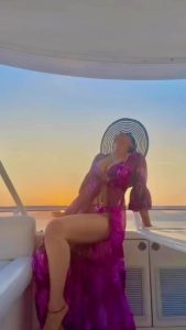 Aracely Arámbula Instagram - Disfrutando de mis lugares favoritos en fechas especiales ✨❤️✨😘 con @taisun_beachwear besos Tais Ame ✨❤️😘👙👒🐠🍀#beach #live #love #moments #Ocean #happy 🍀🎂🎊😘🥳❤️