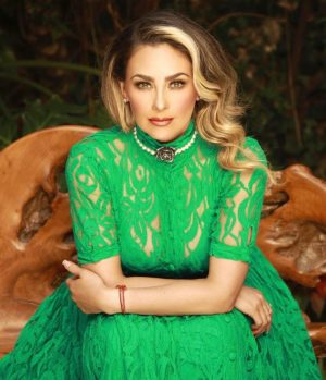Aracely Arámbula Instagram - FELIZ MARZO 🙏❤️🎵🎼🥳 a Celebrar la Vida 🙏 …..
