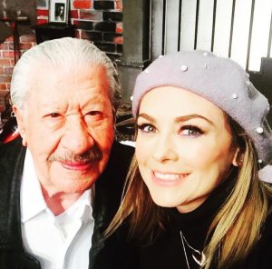 Aracely Arámbula Instagram - FELIZ CUMPLEAÑOS 🎂🎁🎉🎈🎊 Mi adoradisimo MAESTRO Don Ignacio LopezTarso que DIOS lo siga llenando de AMOR ,de infinita SALUD  y de la gran admiración del público que tanto lo quiere  Felicidades lo Amamos mucho !!!!! HAPPY BIRTHDAY 🎂🎉🎈