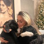 Aracely Arámbula Instagram - 😍♥️🙏🐶🐾♥️ compartiendo AMOR 😻 CON Mi hermosa adoptada rescatada de la calle mi NALITA 😍 Y EL PEQUEÑO BRUNO 😍🎅♥️🐶🙏🐾